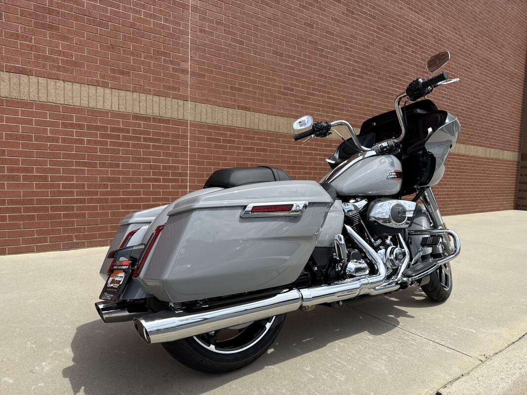 FLTRX 2025 Road Glide - Photo 3