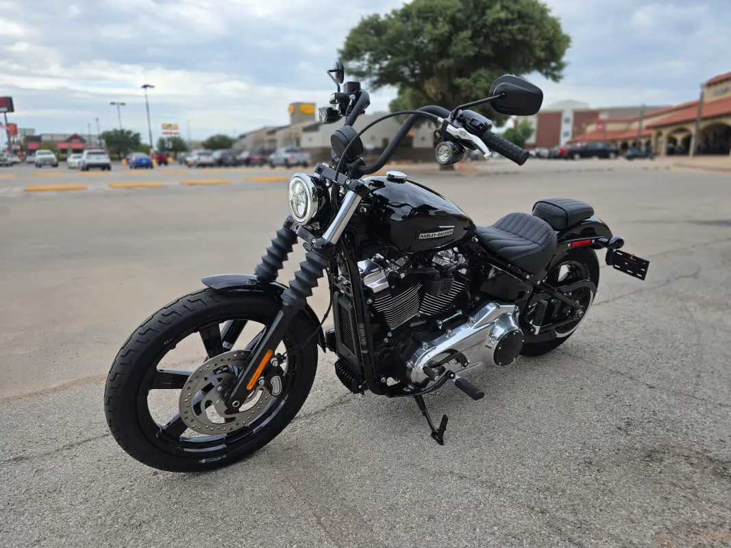 2025 Harley-Davidson Street Bob - Photo 4