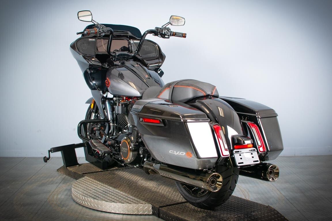 2025 Harley-Davidson CVO Road Glide FLTRXSE - Photo 6