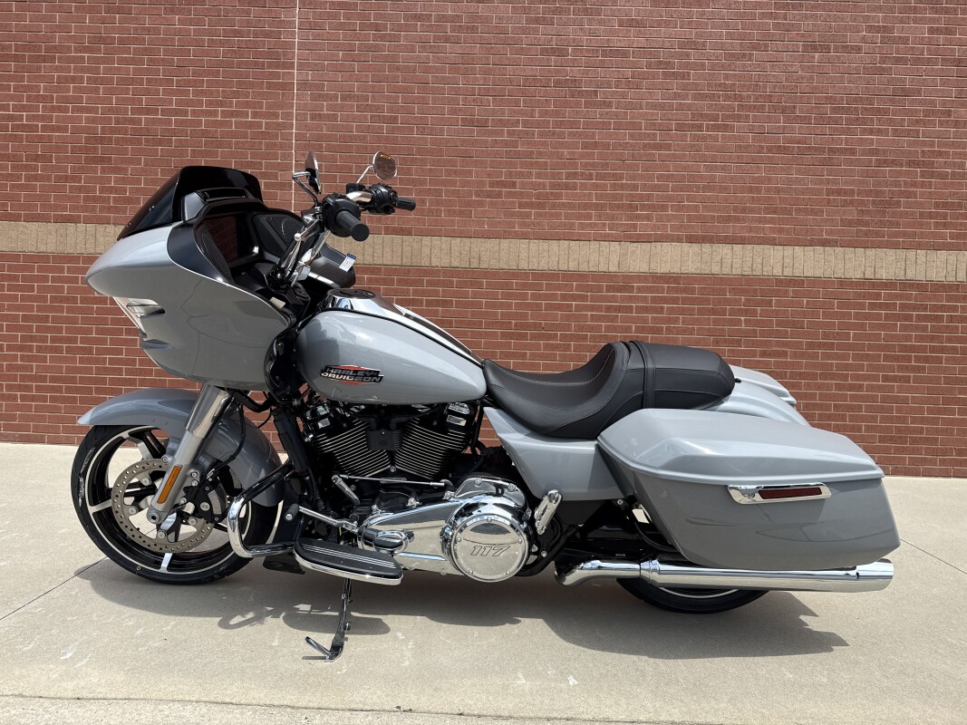 FLTRX 2025 Road Glide - Photo 6