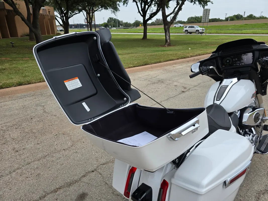 2024 Harley-Davidson Street Glide - Photo 10