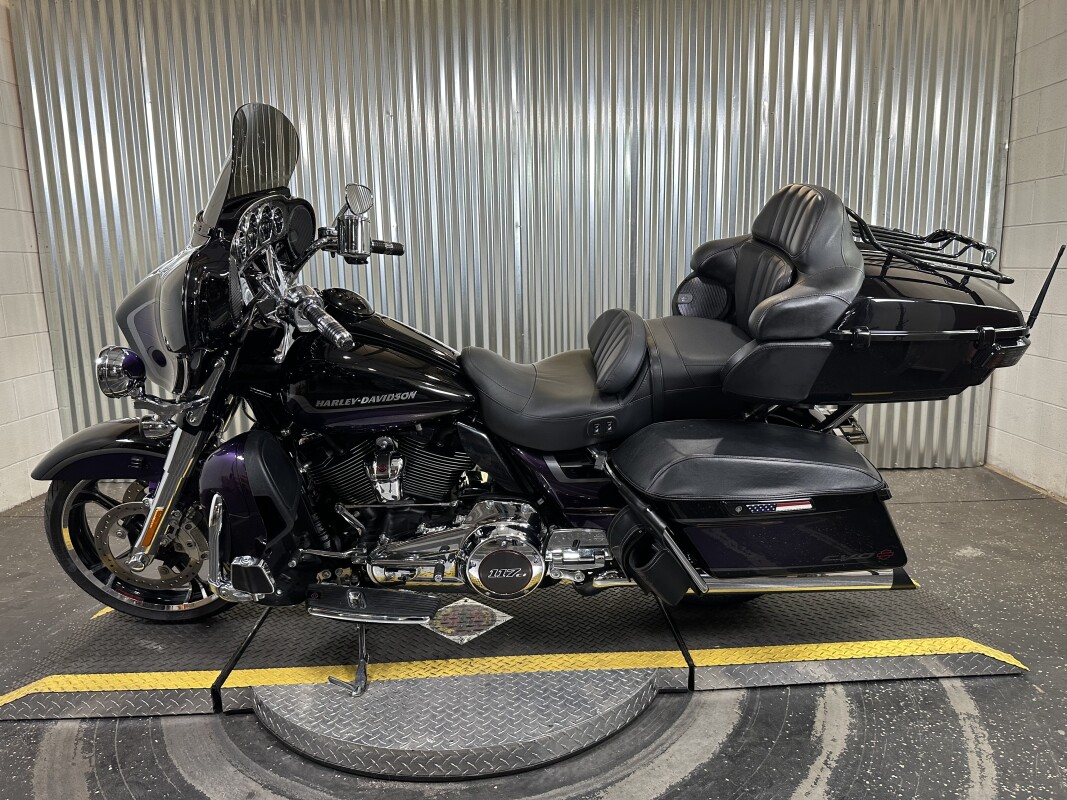 2021 Harley-Davidson CVO Limited Royal Purple & Royal Black Fade - Photo 5