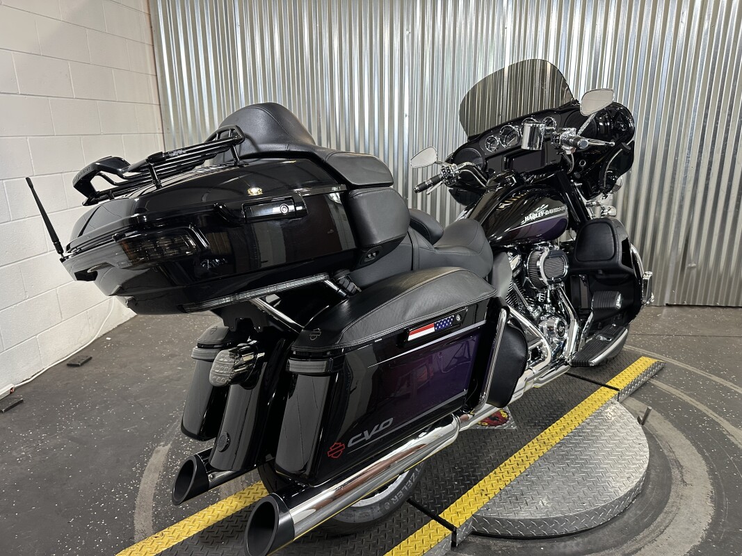 2021 Harley-Davidson CVO Limited Royal Purple & Royal Black Fade - Photo 8