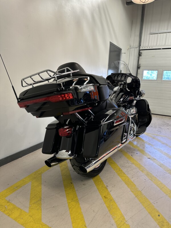 2018 Harley-Davidson Ultra Limited Vivid Black - Photo 4