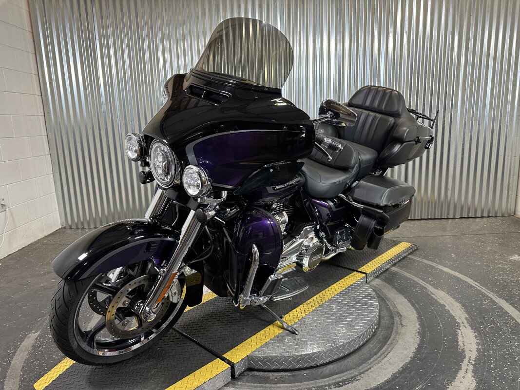 2021 Harley-Davidson CVO Limited Royal Purple & Royal Black Fade - Photo 4