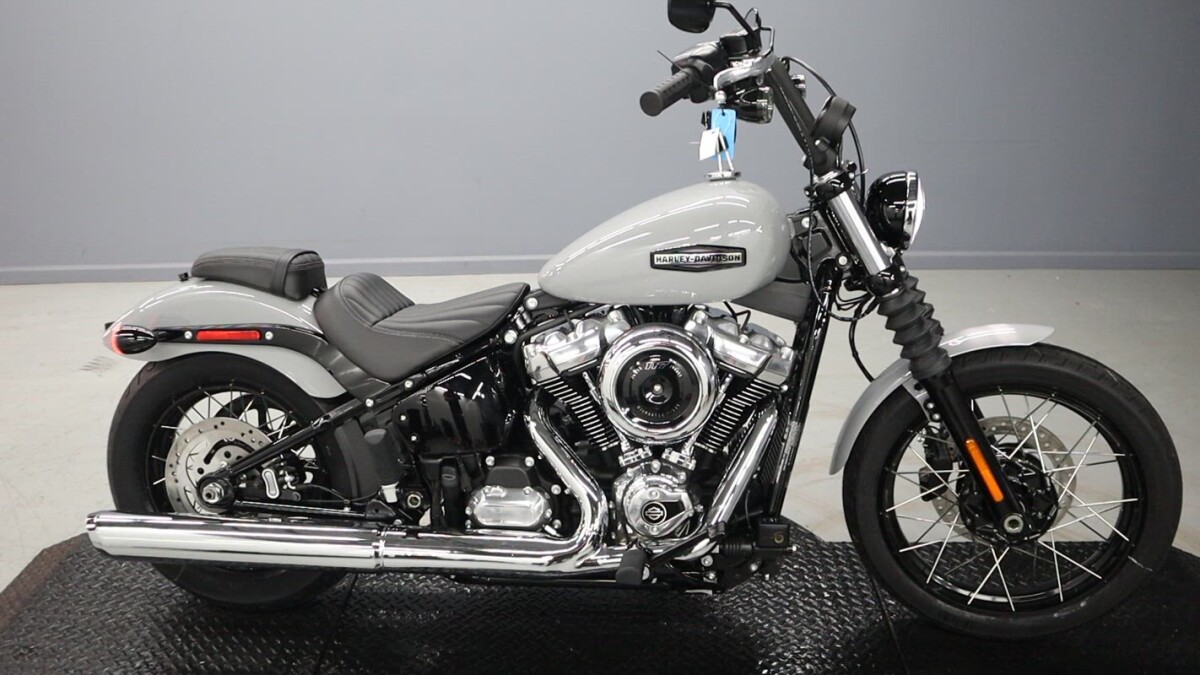 2025 Harley-Davidson® Street Bob™ FXBB | Riverside Harley