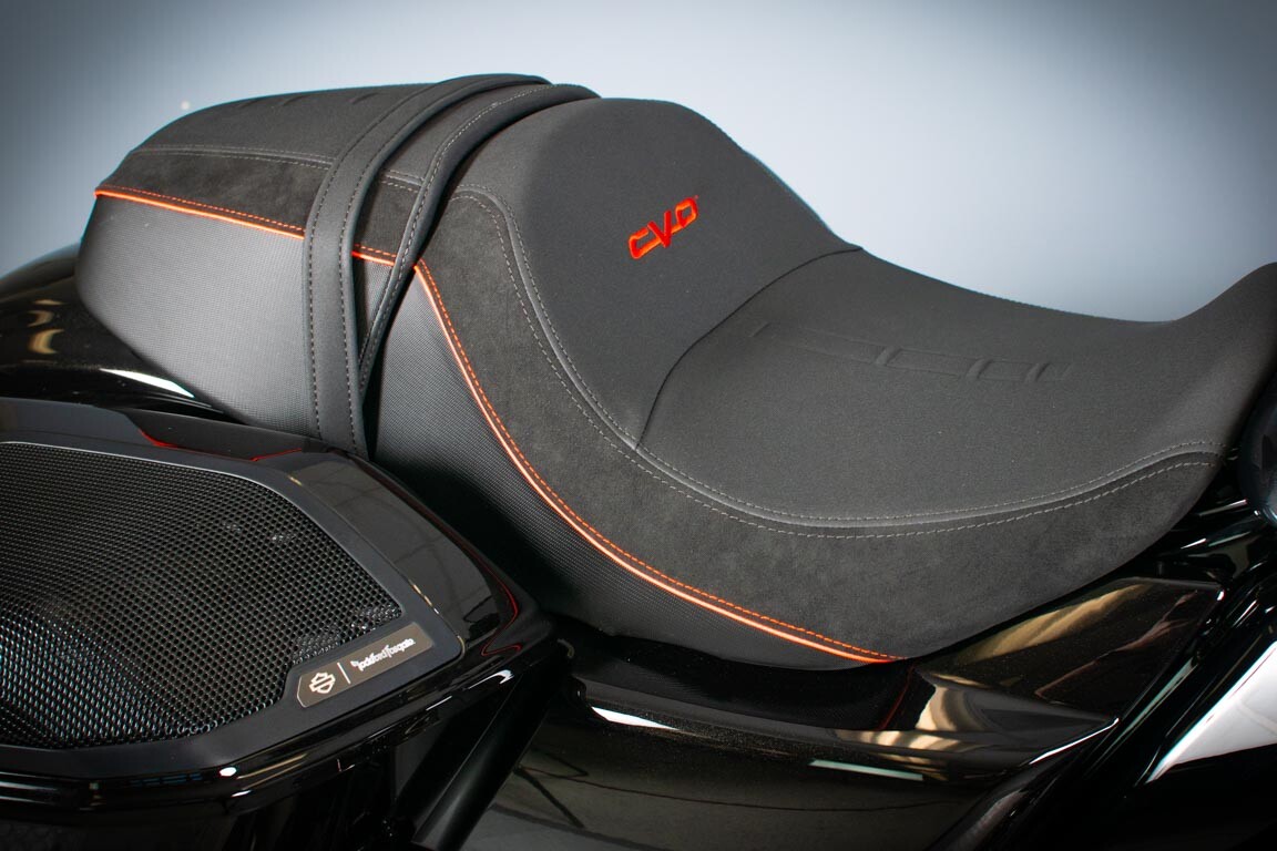 2025 Harley-Davidson CVO Road Glide FLTRXSE - Photo 8