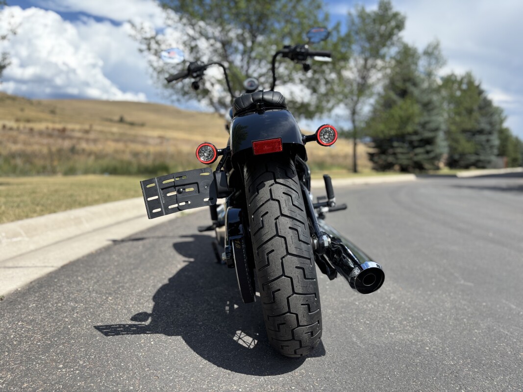 2025 Harley-Davidson Street Bob Vivid Black w/Laced Wheels - Photo 8