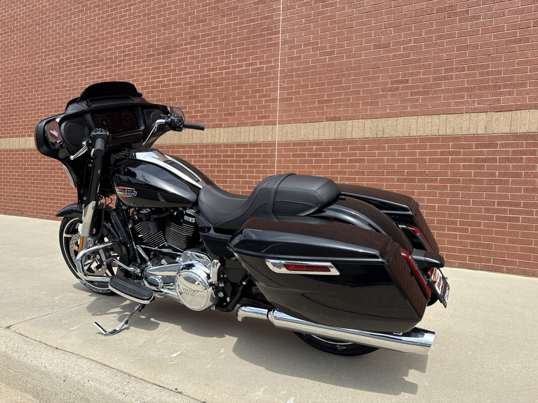 FLHX 2025 Street Glide - Photo 7