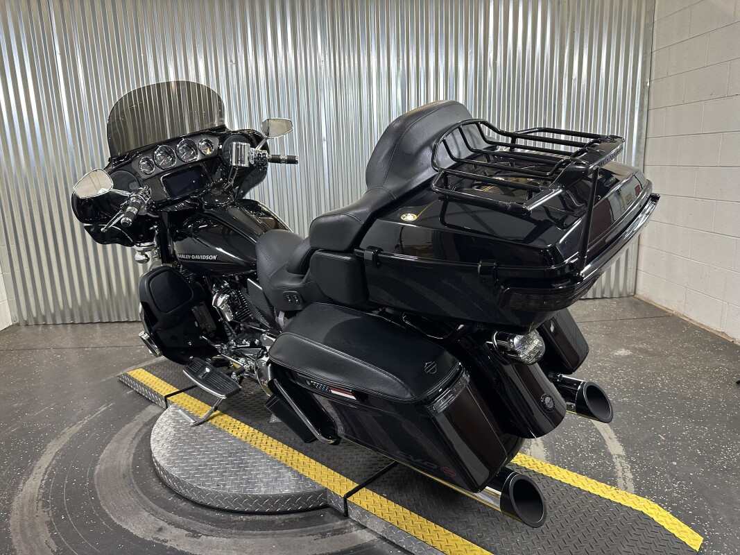 2021 Harley-Davidson CVO Limited Royal Purple & Royal Black Fade - Photo 6
