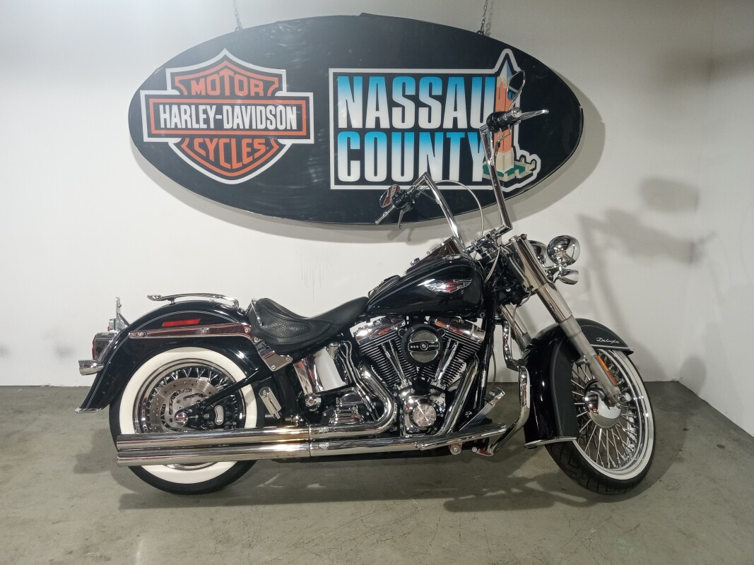 てぃふぁーる様 2005 Harley-Davidson® Softail® Deluxe Vivid Black | Harley