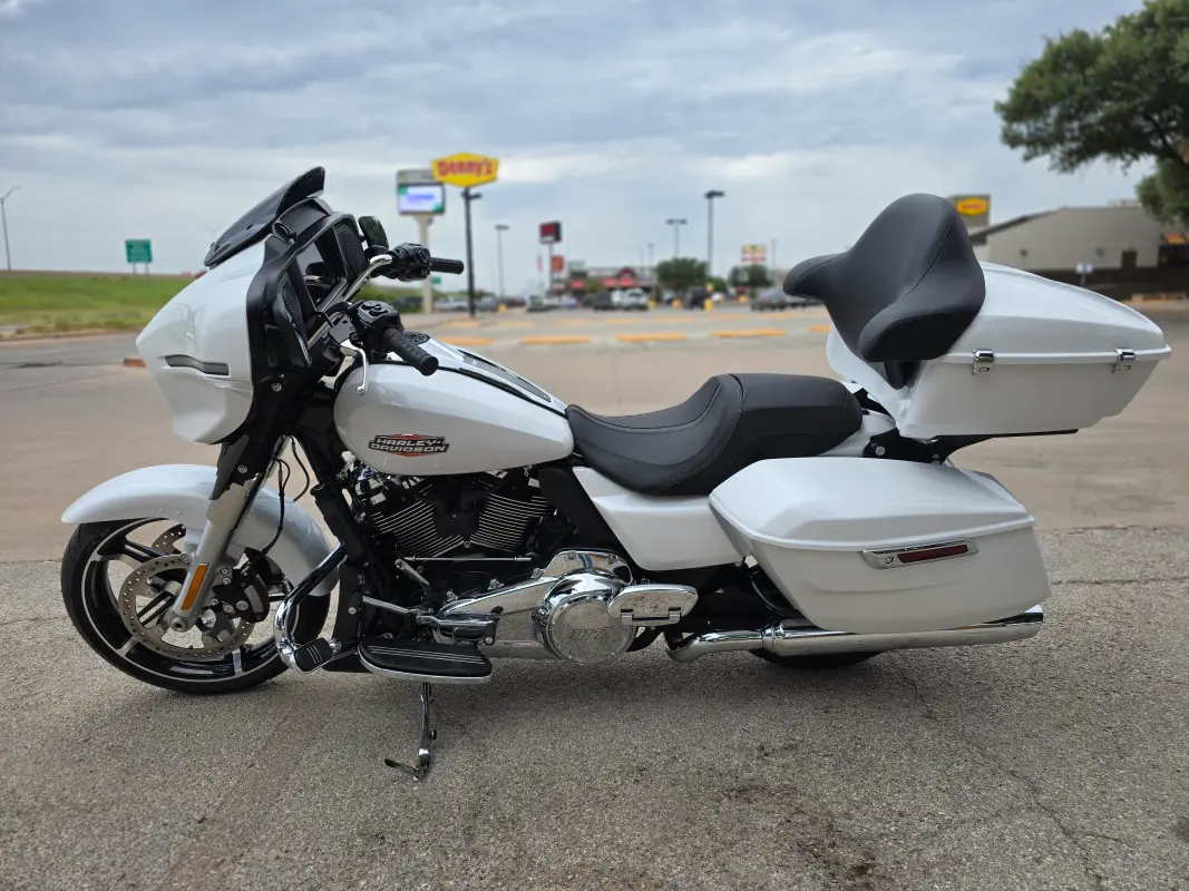 2024 Harley-Davidson Street Glide - Photo 5