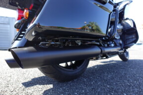 2024 Harley-Davidson® Road Glide™ Limited Vivid Black thumb 2
