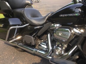 2018 Harley-Davidson® Ultra Limited Vivid Black thumb 0