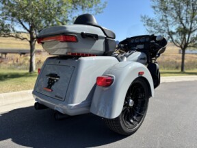 2025 Harley-Davidson® Tri Glide® Ultra Billiard Gray thumb 2