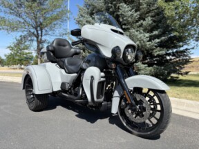 2025 Harley-Davidson® Tri Glide® Ultra Billiard Gray thumb 3