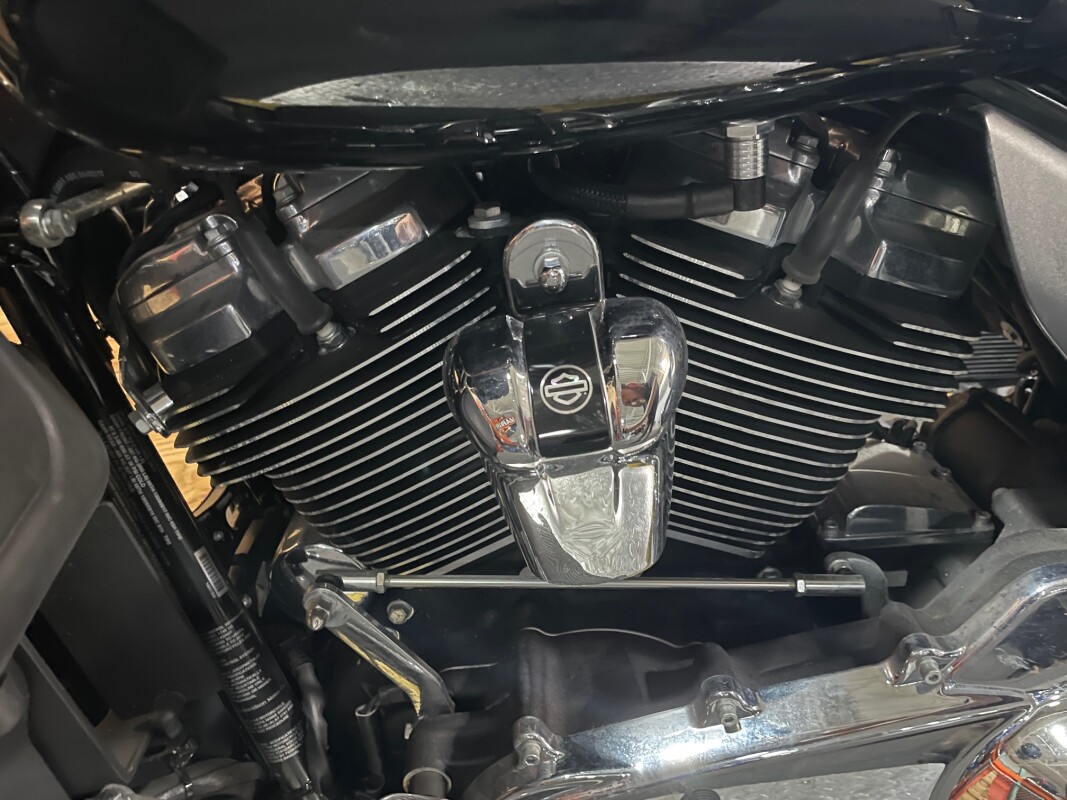 Harley-Davidson Ultra Limited 2018 FLHTK VIVID BLACK - Photo 9