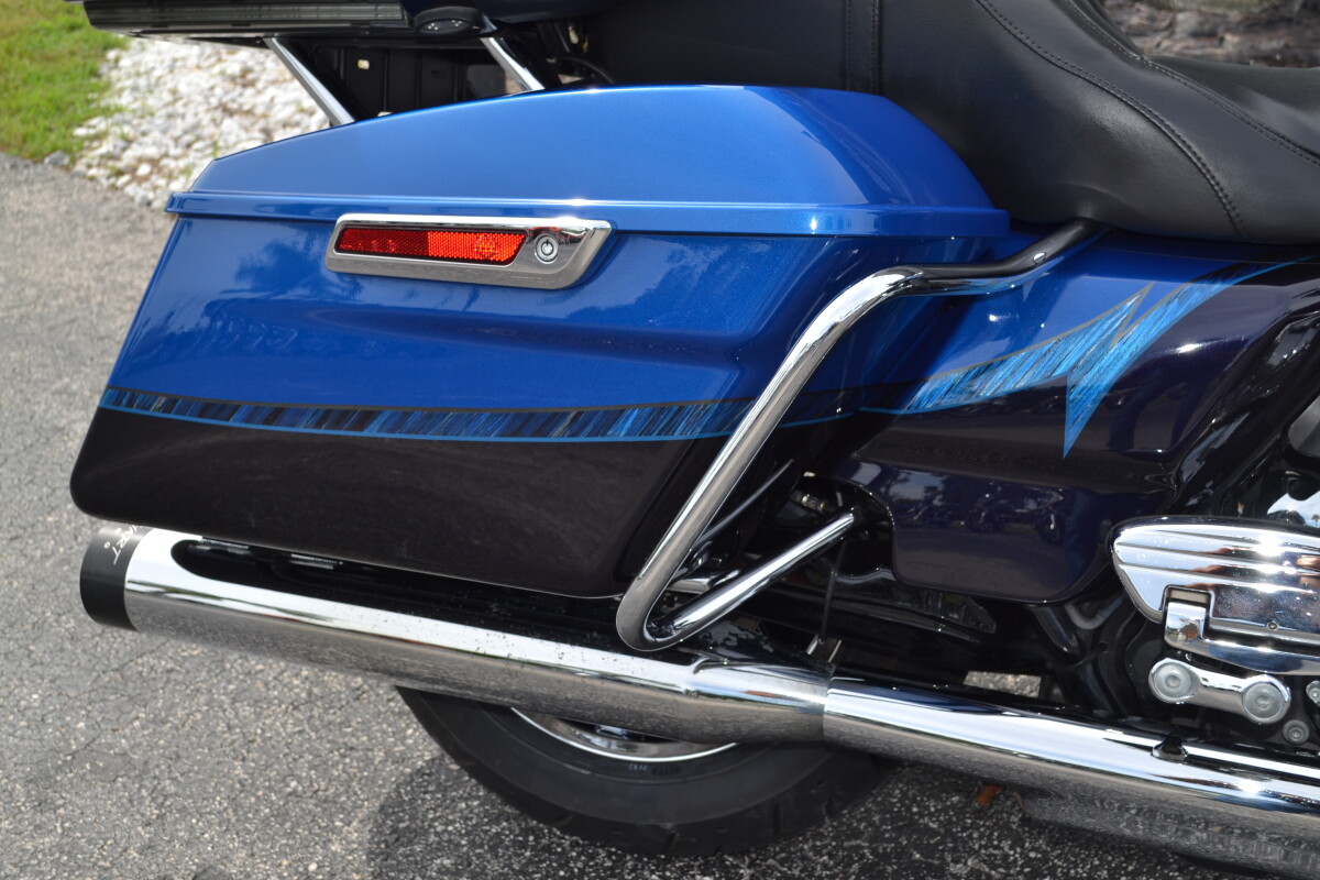 2014 Harley-Davidson CVO Electra Glide Ultra Limited - FLHTKSE - Photo 8