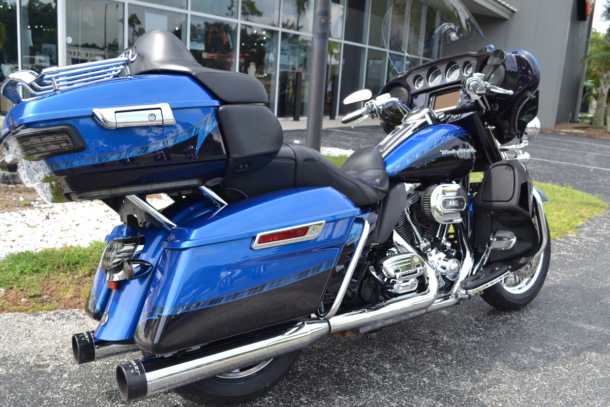 2014 Harley-Davidson CVO Electra Glide Ultra Limited - FLHTKSE - Photo 10