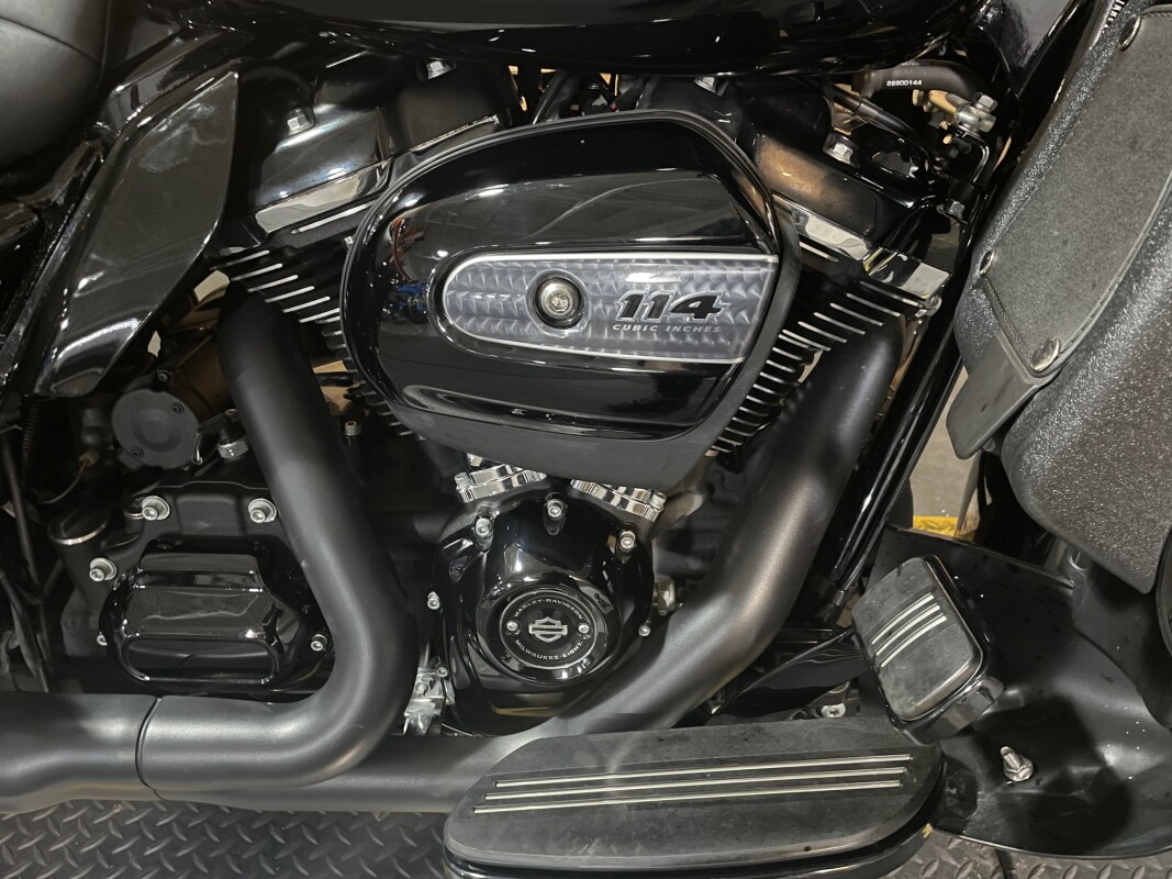 Harley-Davidson Street Glide Special 2019 FLHXS Vivid Black - Photo 2