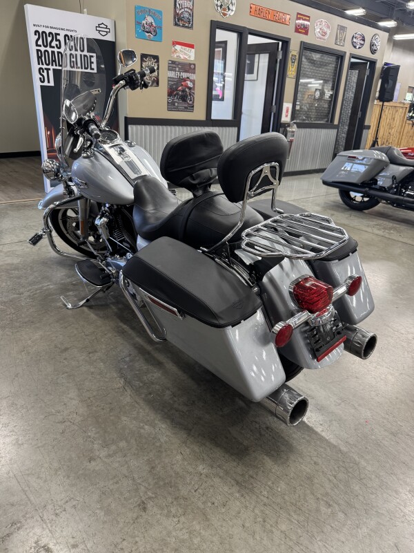 2019 Harley-Davidson Road King FLHR - Photo 6