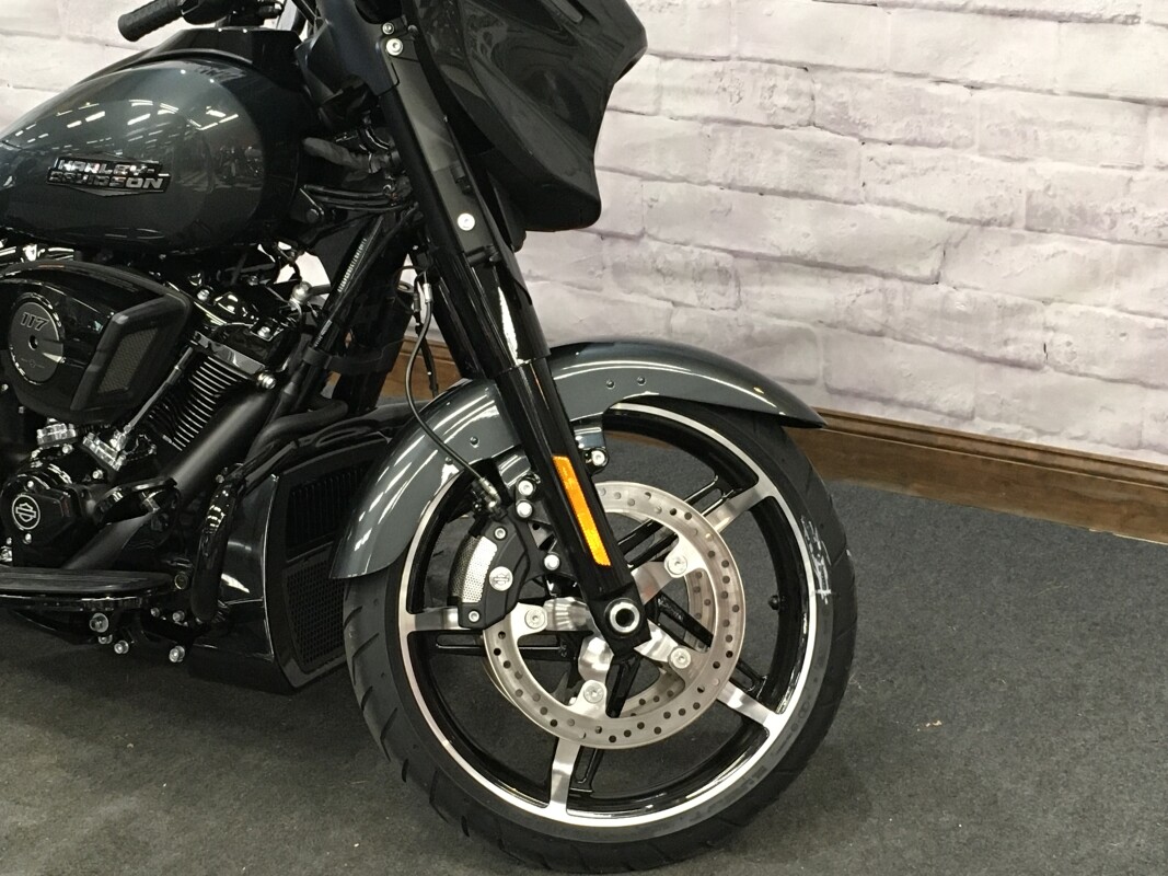 2025 Harley-Davidson Street Glide Iron Horse Metallic - Black Finish FLHX - Photo 4