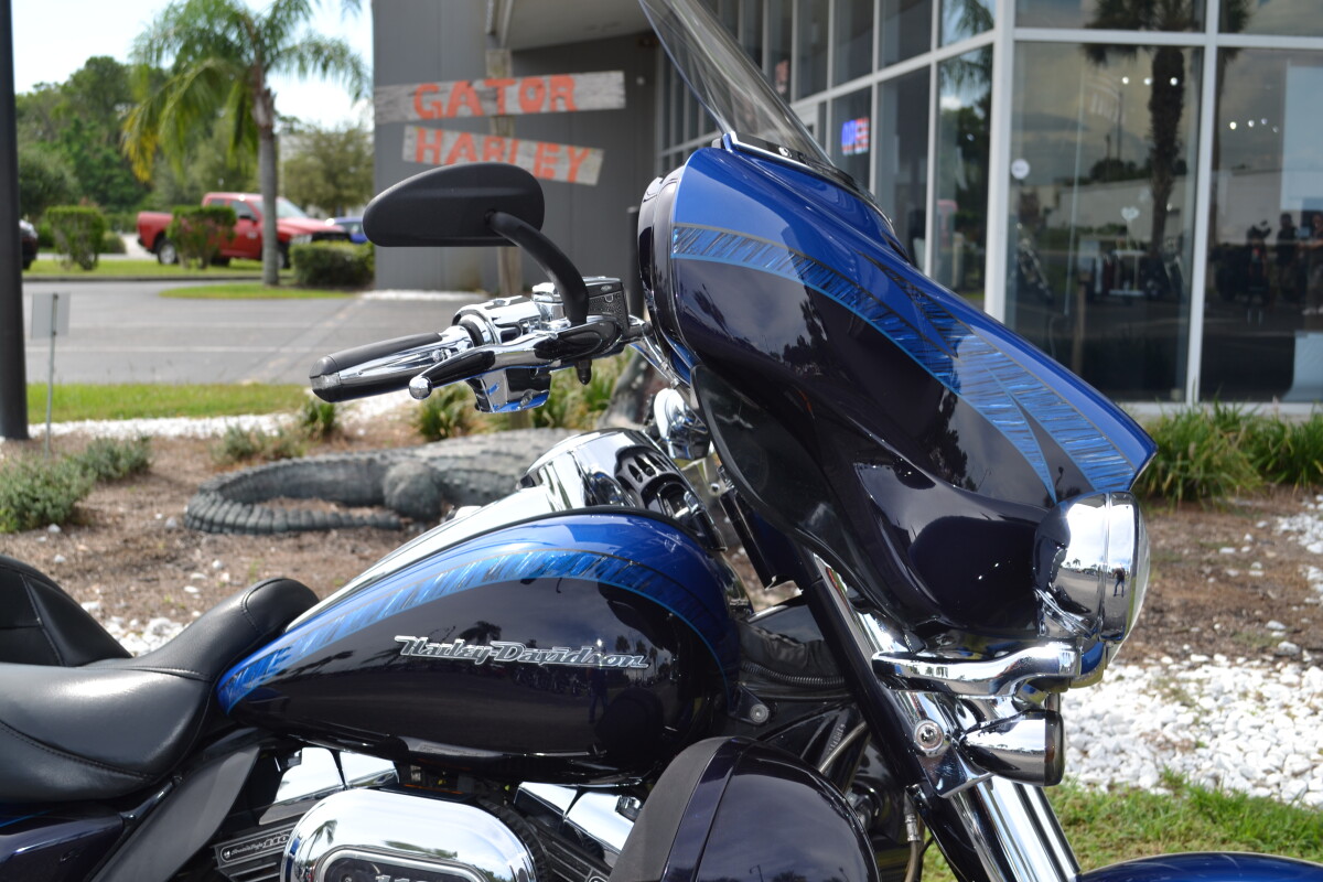 2014 Harley-Davidson CVO Electra Glide Ultra Limited - FLHTKSE - Photo 5