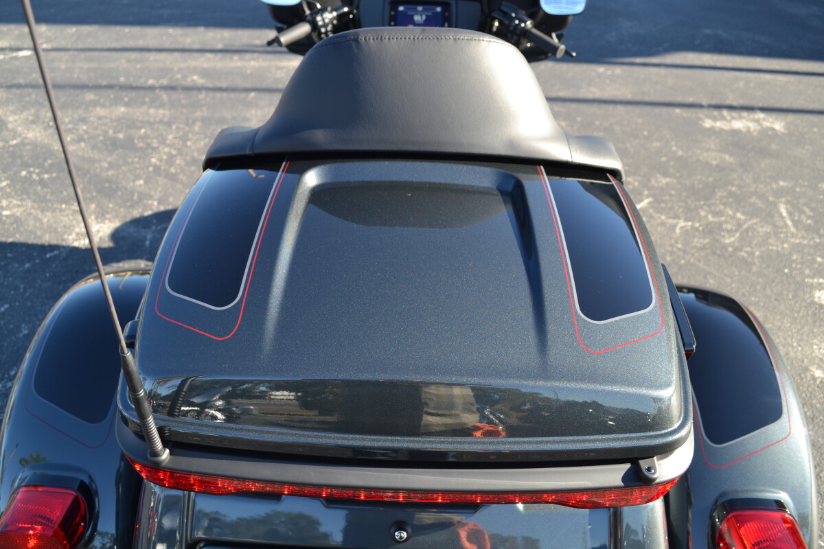 2025 Harley-Davidson Tri Glide Ultra - FLHTCUTG - Photo 10