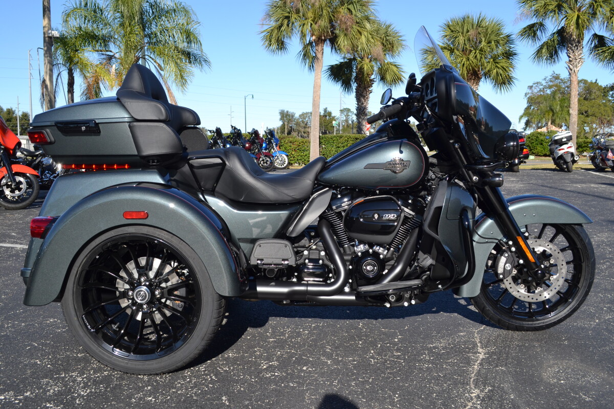 2025 Harley-Davidson Tri Glide Ultra - FLHTCUTG