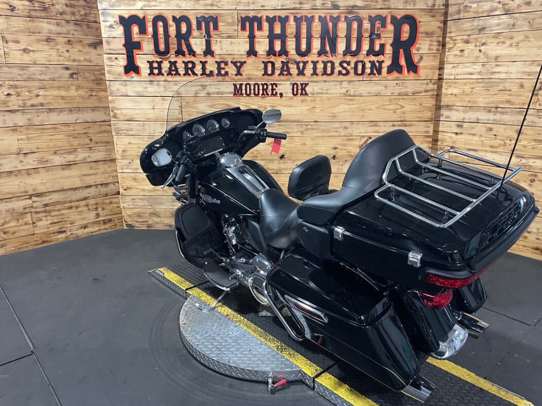 Harley-Davidson Ultra Limited 2018 FLHTK VIVID BLACK - Photo 10