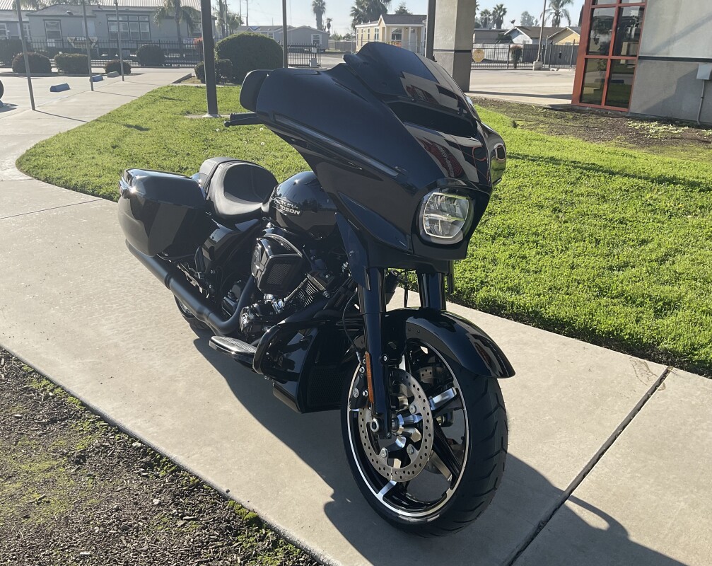 FLHX 2025 Street Glide - Photo 3