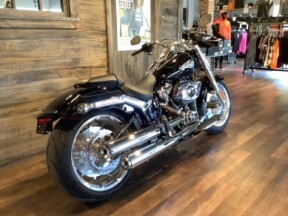 Harley-Davidson® Fat Boy® 2025 FLFB S25-25 Vivid Black thumb 1