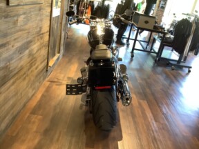 Harley-Davidson® Fat Boy® 2025 FLFB S25-25 Vivid Black thumb 0