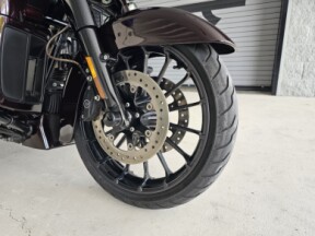 2019 Harley-Davidson® CVO™ Street Glide® thumb 2