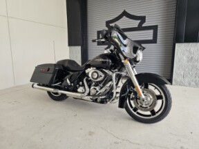 2011 Harley-Davidson® Street Glide® thumb 2