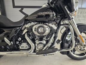 2011 Harley-Davidson® Street Glide® thumb 3