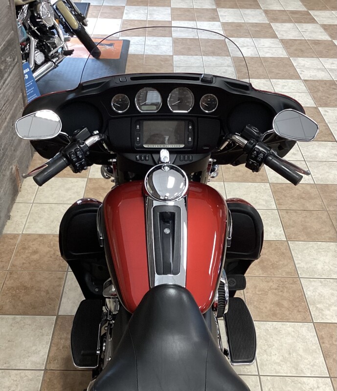 2018 Harley-Davidson Tri Glide Ultra Wicked Red/Twisted Cherry - Photo 4