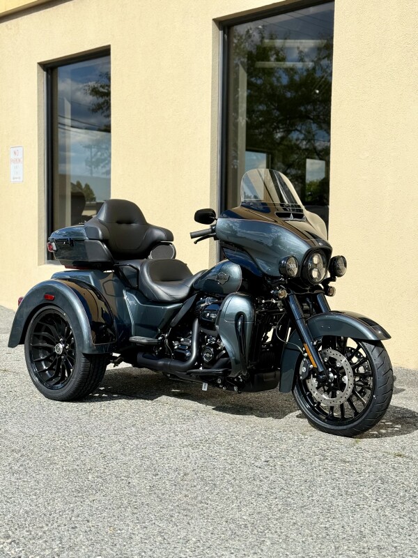 2025 Harley-Davidson Tri Glide FLHTCUTG - Photo 3