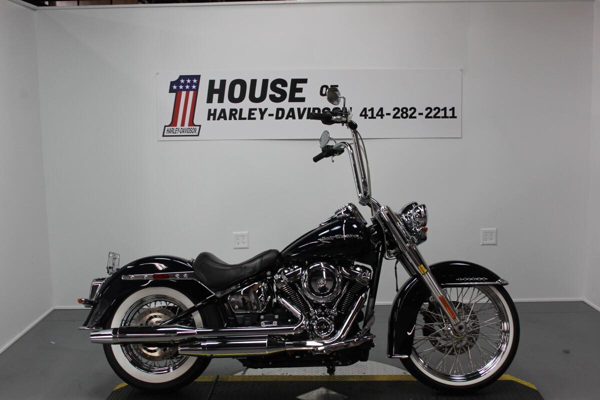 2011 Harley-Davidson® Softail® Deluxe Vivid Black / Birch