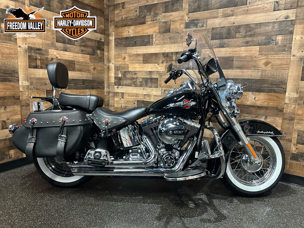 2016 Harley-Davidson Heritage Softail Classic Vivid Black FLSTC