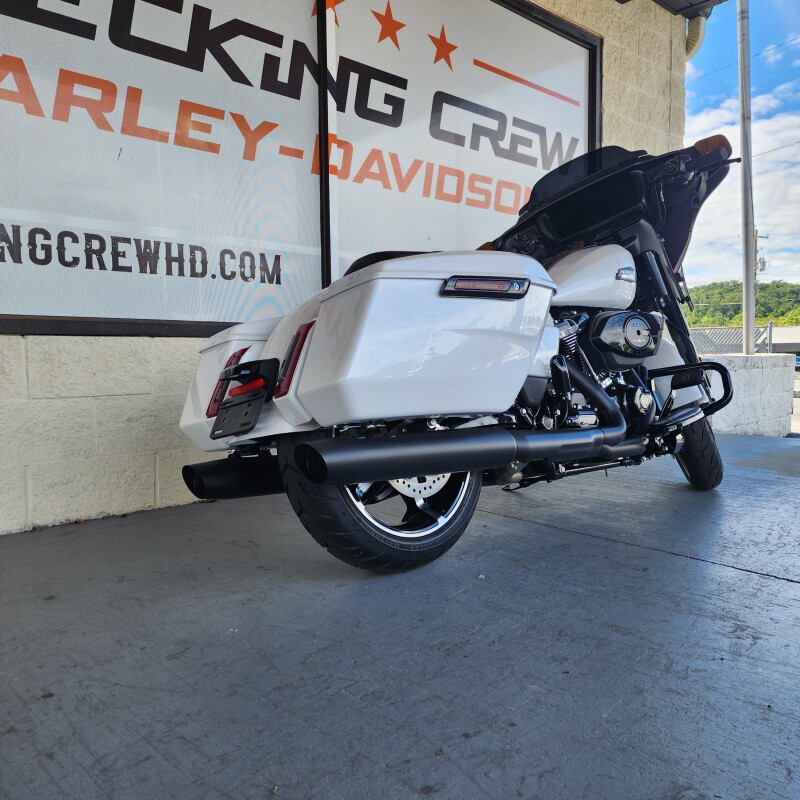 2025 Harley-Davidson Street Glide | Premium Touring Motorcycle - Photo 9