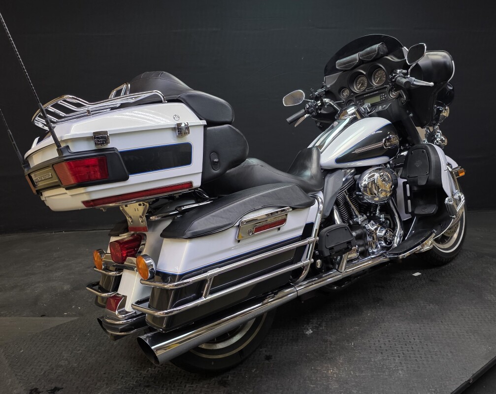 Harley-Davidson Electra Glide Ultra Classic 2008 FLHTCU WHITE - Photo 9
