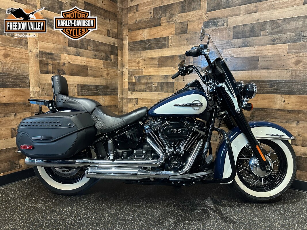 2019 Harley-Davidson Heritage Classic 114 Billiard Blue/Billiard White FLHCS