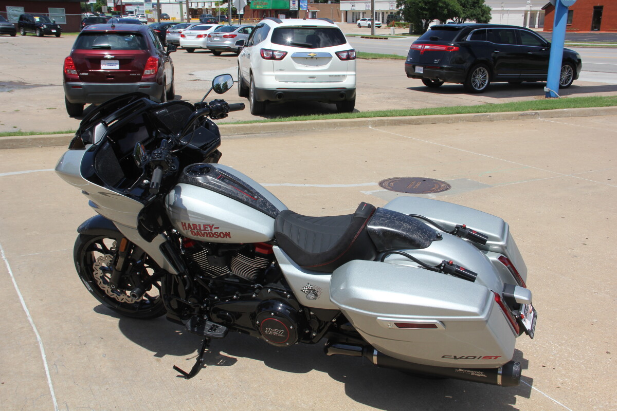 2025 Harley-Davidson CVO Road Glide ST Mercury Silver - Photo 7