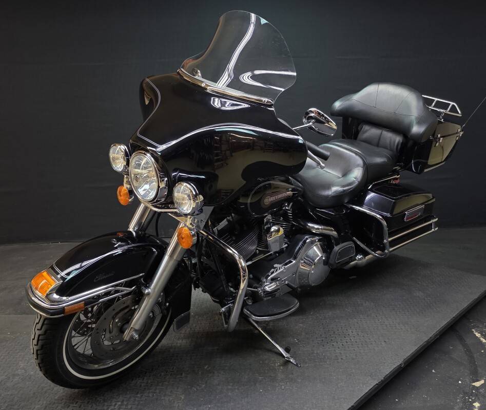 Harley-Davidson Electra Glide Classic 2006 FLHTCI BLACK - Photo 4