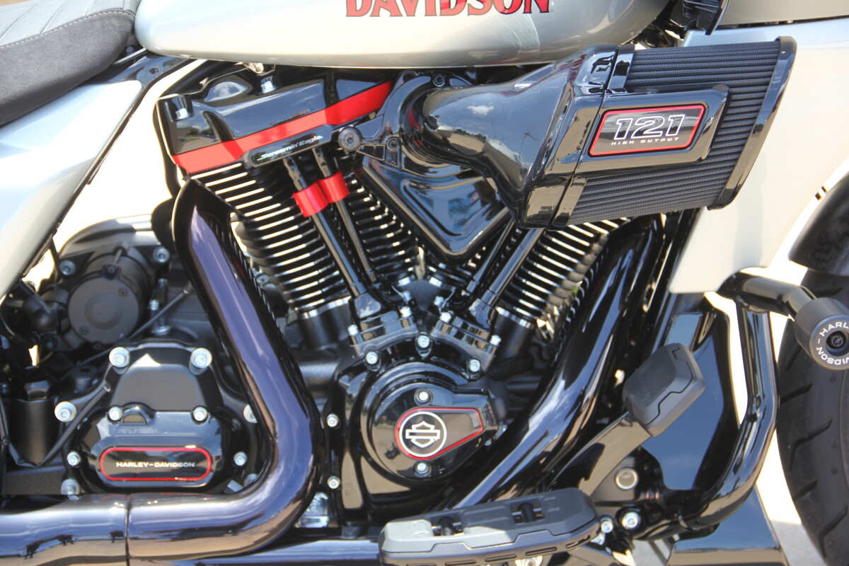 2025 Harley-Davidson CVO Road Glide ST Mercury Silver - Photo 10