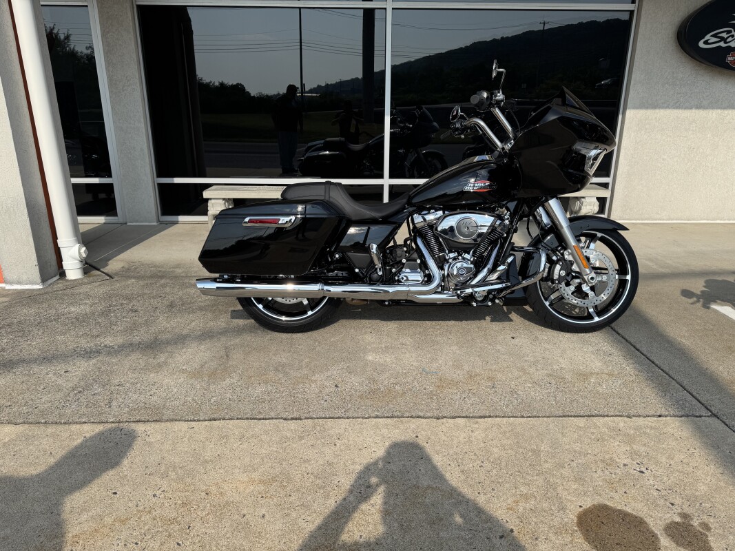 2025 Harley-Davidson Road Glide FLTRX Vivid Black
