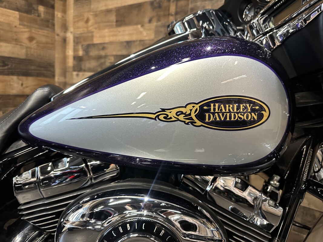 2009 Harley-Davidson Street Glide Big Purple Flake / Brilliant Silver FLHX - Photo 7