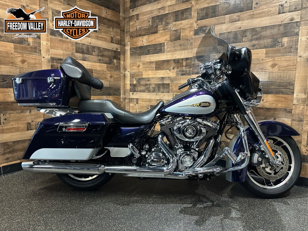 2009 Harley-Davidson Street Glide Big Purple Flake / Brilliant Silver FLHX