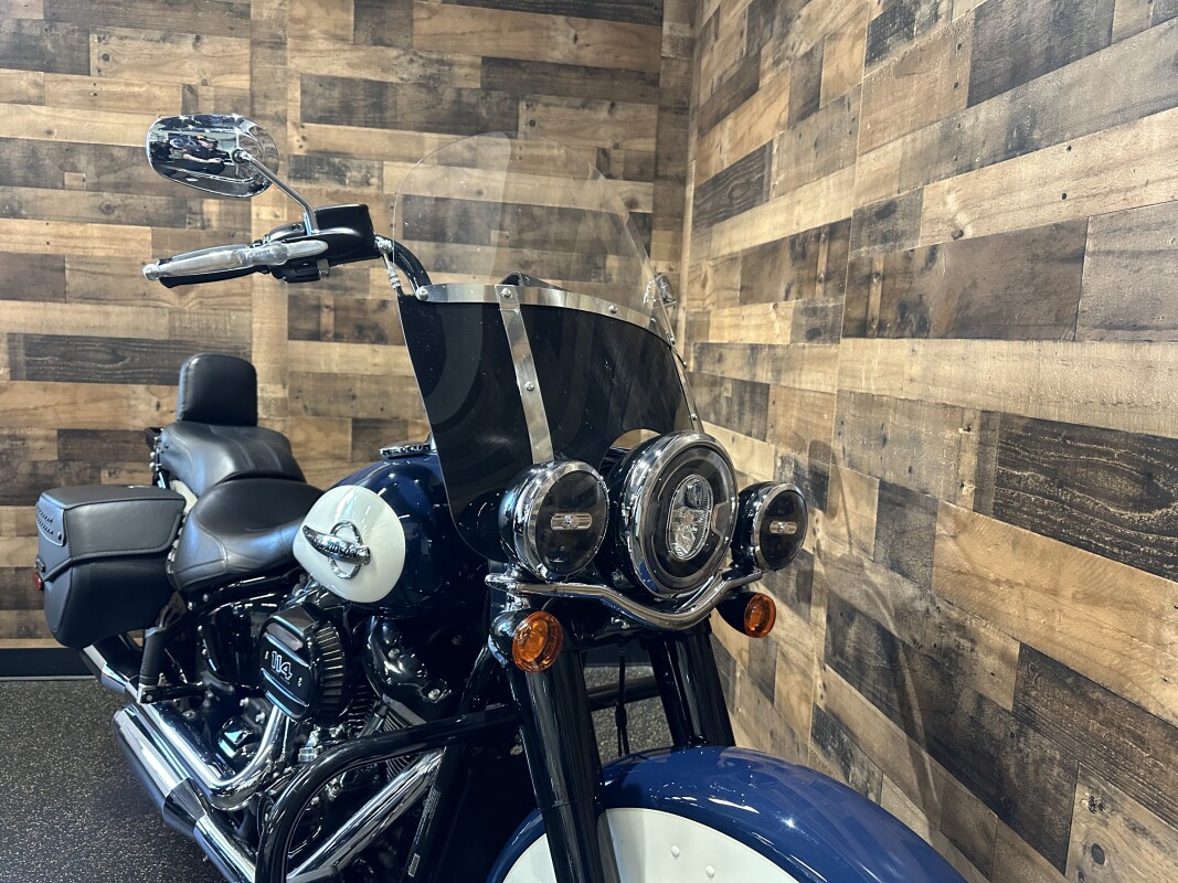 2019 Harley-Davidson Heritage Classic 114 Billiard Blue/Billiard White FLHCS - Photo 5